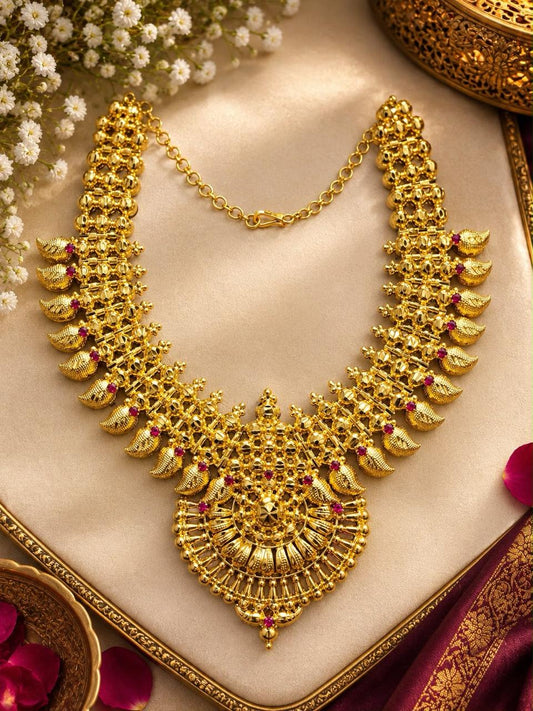 Three Line Short Necklace